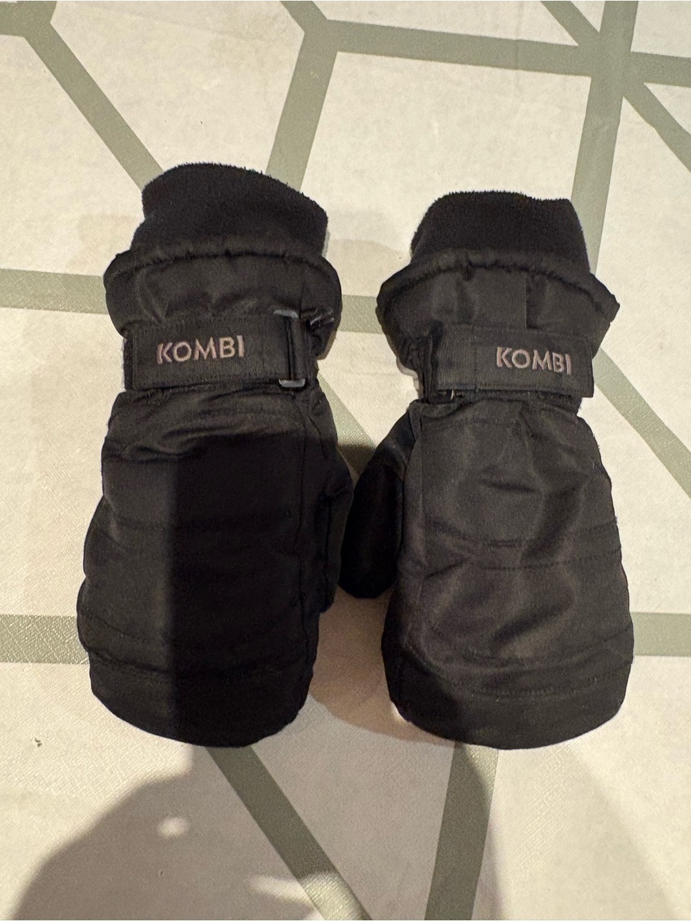 Kombi Kids Black Winter Mittens